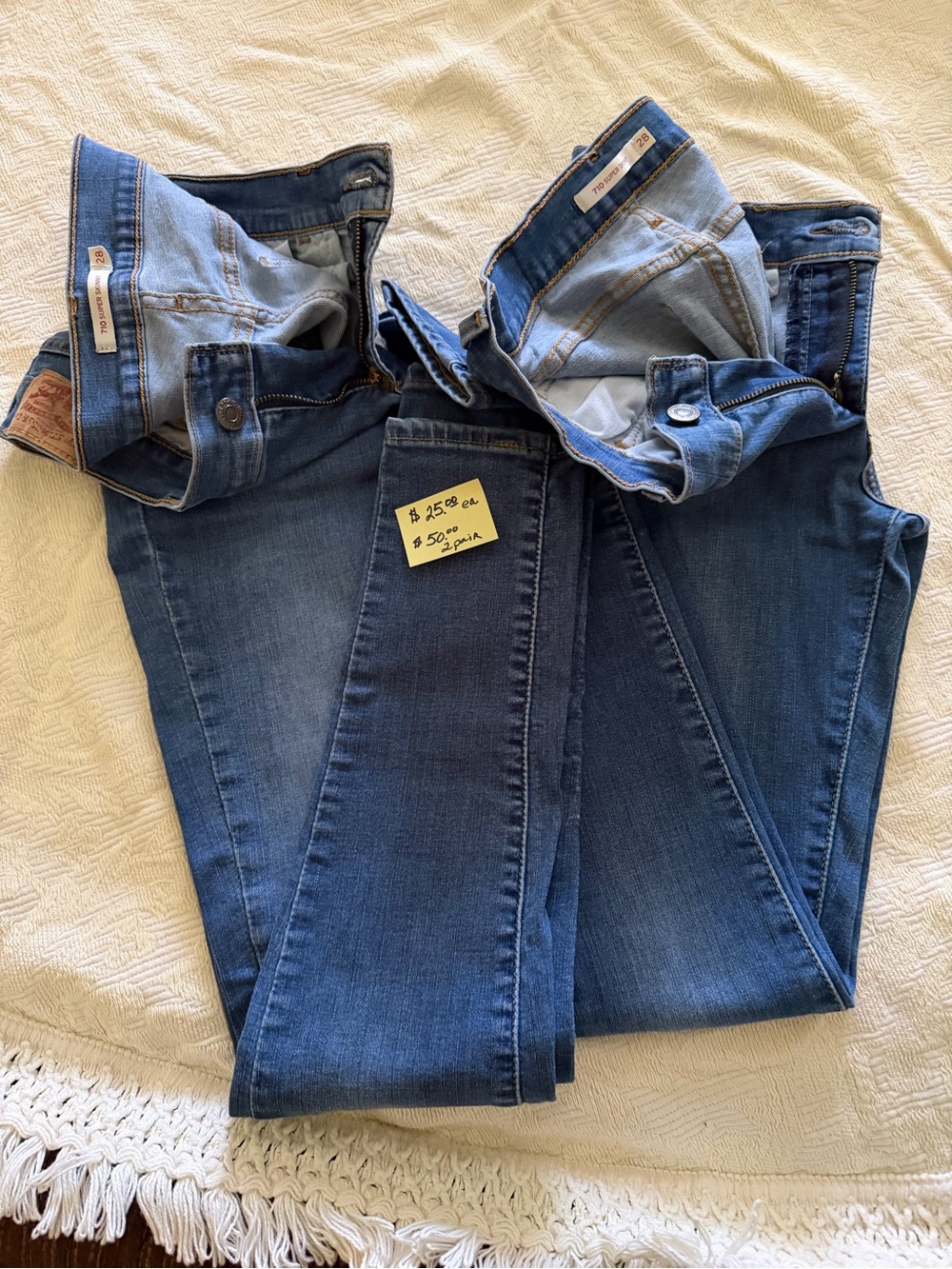 Levi's Women's Skinny Jeans in Dark & Mid Blue Wash